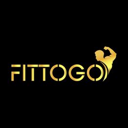 Logotipo dorado de FITTOGO sobre fondo negro con silueta de persona musculosa flexionando.