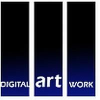 Drei vertikale Balken mit dem Text "Digital", "art", "work" auf schwarzem und blauem Hintergrund.