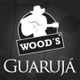 Logo do Wood's Guarujá em preto e branco, com silhueta de cowboy e violão.