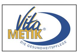 Logo mit Text "Vita METIK" und Slogan "Die Gesundheitspflege" auf weißem Hintergrund.