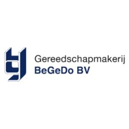 Logo van Gereedschapmakerij BeGeDo BV met blauwe tekst en vorm.