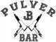 Logo mit gekreuzten Pistolen und dem Text "Pulver Bar" in stilisierter Schrift.