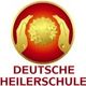 Logo der Deutschen Heilschule: Hände halten ein goldenes Licht auf rotem Hintergrund.