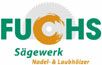 Logo von Fuchs Sägewerk mit einem Sägeblatt als "C". Text: Nadel- & Laubhölzer.