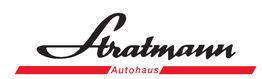 Schwarzes Stratmann-Logo über rotem Streifen mit weißem Schriftzug "Autohaus".
