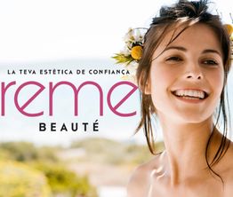 Una mujer sonriente con una corona de flores, texto: "reme BEAUTE".