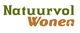 "Logo met de tekst 'Natuurvol Wonen' in groene en bruine letters, met een blad in de 'n'."