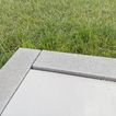 Rand höher als Platten, Stolperfalle!