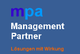 Logo mit Text: "mpa Management Partner, Lösungen mit Wirkung" auf blauem Hintergrund.