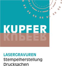 Logo mit Aufschrift „KUPFER“ und Text „Lasergravuren, Stempelherstellung, Drucksachen“.
