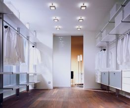 begehbarer Kleiderschrank