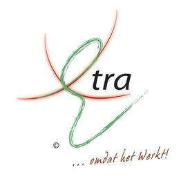 Logo met groene en rode lijnen, tekst "tra" en slogan "...omdat het Werkt!" in grijs en rood.