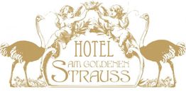 Ornamentales Hotel-Logo mit Engeln, Straußen und Schriftzug „Hotel am goldenen Strauss“.