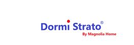 Logo "Dormi Strato" in blu e rosso, seguito da "By Magnolia Home". Sfondo bianco.