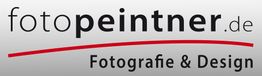 Schwarzer Schriftzug "fotopeintner.de" über rotem Bogen, darunter Text: "Fotografie & Design".