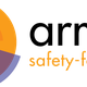 Logo met oranje en paarse cirkels en de tekst "safety-footwear" in het oranje.