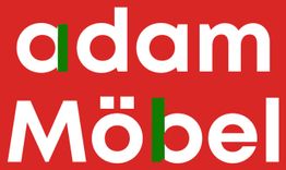 Roter Hintergrund mit weißem Text: "adam Möbel", grüne Buchstaben "d" und "b".