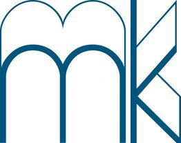 Logo mit stilisierten Buchstaben "M" und "K" in Blau.