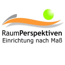 Logo mit Text "RaumPerspektiven" und "Einrichtung nach Maß", mit orangener Linie und grüner Kugel.