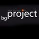 Schwarzes Logo mit der Aufschrift "bgproject" und einer orangefarbenen Punktelement.