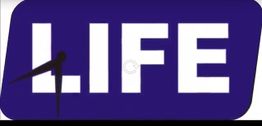 Palavra "LIFE" em fundo azul com ponteiros de relógio à esquerda.