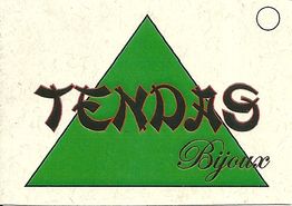 Triângulo verde com a palavra "TENDAS" e abaixo "Bijoux" em preto sobre fundo branco.