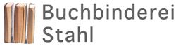 Drei Bücher, nebeneinander stehend, mit dem Text "Buchbinderei Stahl" rechts davon.