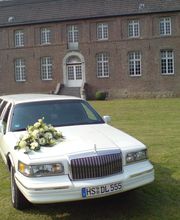 Limousine mit Blumenschmuck