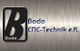 Logo mit großem "B" und Text: "Bodo CNC-Technik e.K." vor einem silbernen Hintergrund.