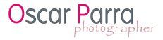 Texto: "Oscar Parra photographer" en letras grises y rosas.