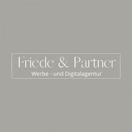Logo: Friede & Partner, Werbe- und Digitalagentur auf grauem Hintergrund.