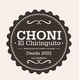Sello marrón con texto: "Choni El Chiringuito, especialidad en carnes a la brasa, desde 2002".