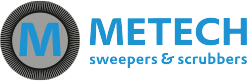 "Logo van METECH met blauwe tekst 'sweepers & scrubbers' en een cirkelvormig ontwerp."