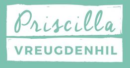 Tekstlogo met de naam "Priscilla Vreugdenhil" op een mintgroene achtergrond.