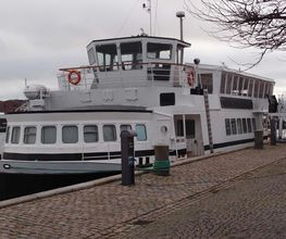 Jetzt kaufen: exklusives Restaurantschiff / Wohnschiff