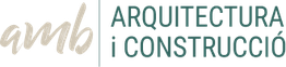 Logo de "amb Arquitectura i Construcció" en letras estilizadas y colores verde y beige.