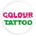 Texto "COLOUR TATTOO" en rosa y verde dentro de un círculo blanco.