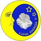 Gelbes und blaues Logo mit Mond, Sternen und Blume, Text: "LUNA ENERGIA".