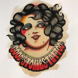 Dibujo de rostro vintage con texto "Good Stories Tattoo" en letras rojas y negras debajo.