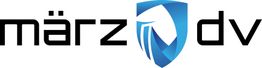 Logo mit Text "märz dv" und stilisiertem blauen Schild in der Mitte.