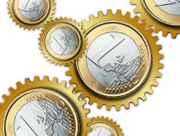 Euro-Münzen eingebettet in Zahnräder, symbolisieren Wirtschaft und Finanzen.