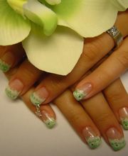 einfache Nagelmodellage