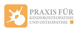 Logo der Praxis für Kinderosteopathie und Osteopathie mit Wirbelsymbol auf orangem Hintergrund.