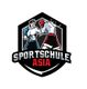 Zwei Boxer im Ring, umrahmt von einem Emblem mit dem Text "Sportschule Asia".