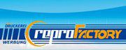 Logo mit Text "Druckerei Werbung ReproFactory" auf blauem Hintergrund.
