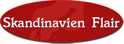 Rotes Logo mit dem Text "Skandinavien Flair" und einer Umrisskarte Skandinaviens im Hintergrund.