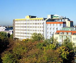 Hotel Holiday Inn Berlin Mitte von außen