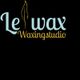 Logo mit Text "Le wax Waxingstudio", hellblau und gold, schwarze Hintergrund.