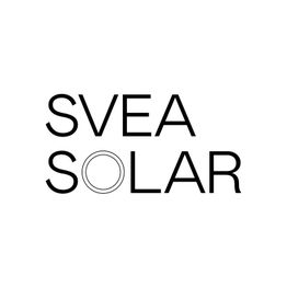 Schwarzes Logo mit den Worten "SVEA SOLAR" auf weißem Hintergrund, "O" als Kreis dargestellt.