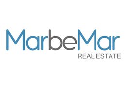 Logo de "MarbeMar Real Estate" en letras azul y gris.